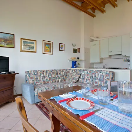 Residenz La Fonte Apartment Pino Lago Maggiore